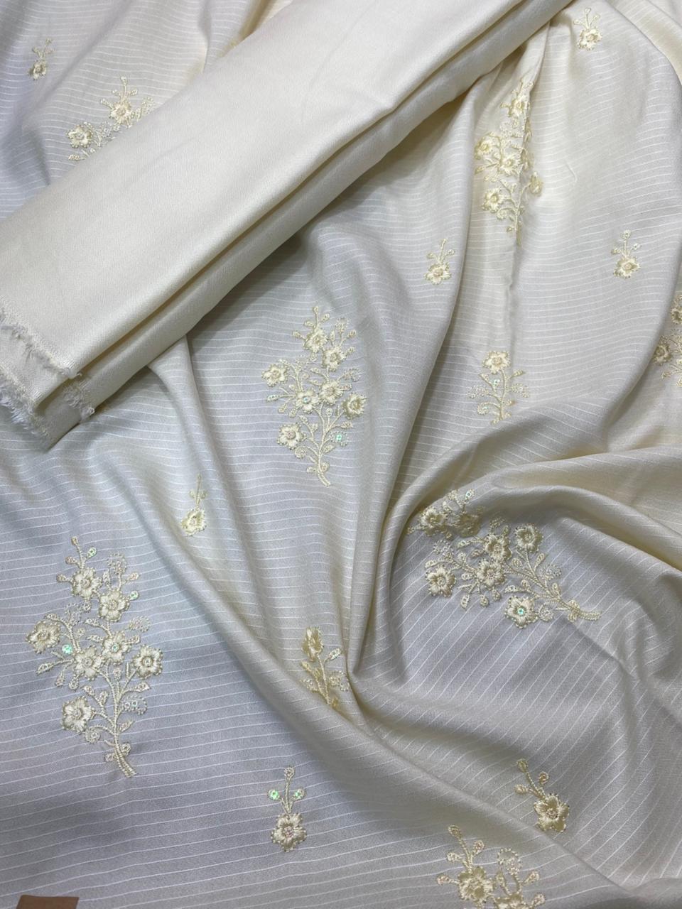 Rania’s Elegant Doria Marina Embroidered 2-Piece Suit RNS-DM-412