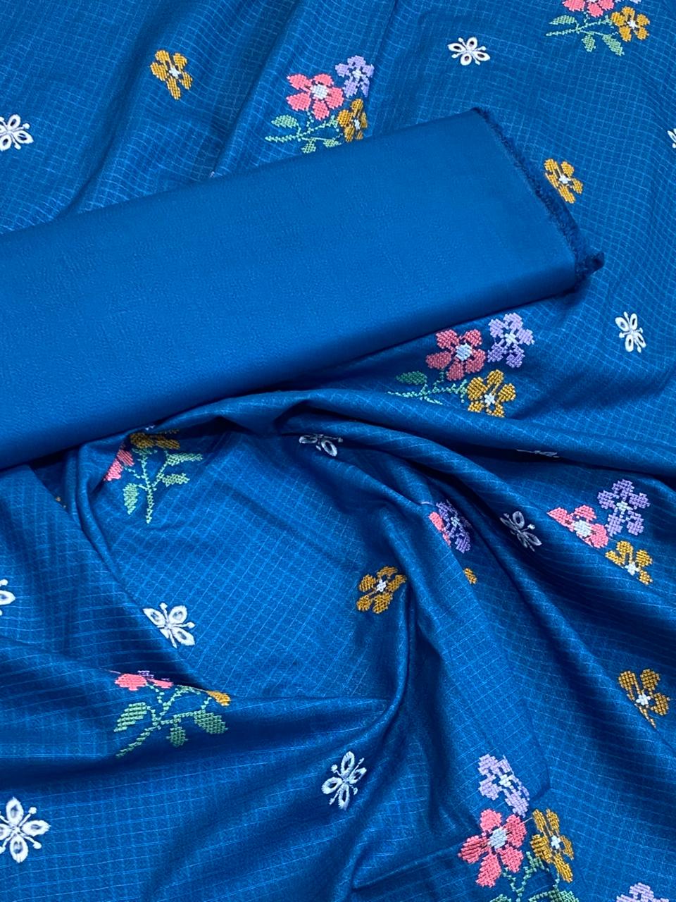 Rania’s Elegant Doria Marina Embroidered 2-Piece Suit RNS-DM-415