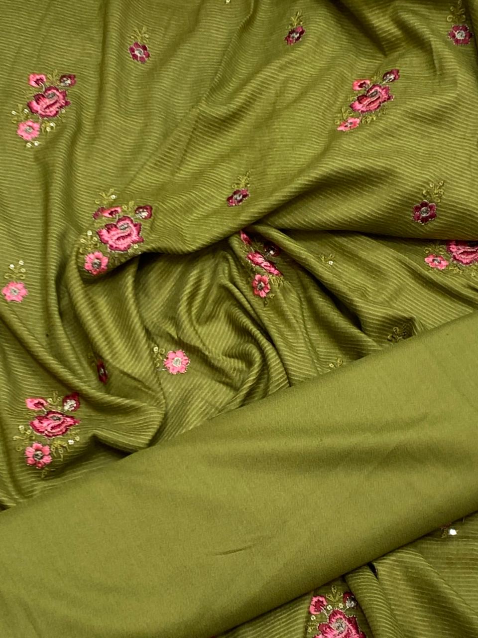 Rania’s Classic Doria Marina Embroidered 2-Piece Suit RNS-DME-203